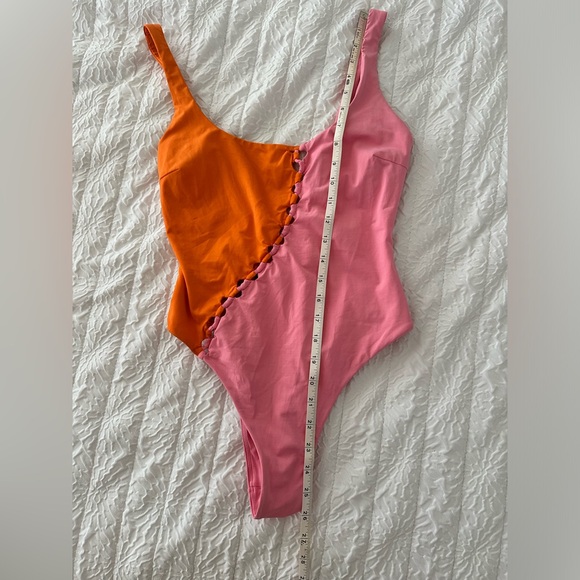 L Space Solstice one piece swimsuit, size medium - Picture 3 of 4